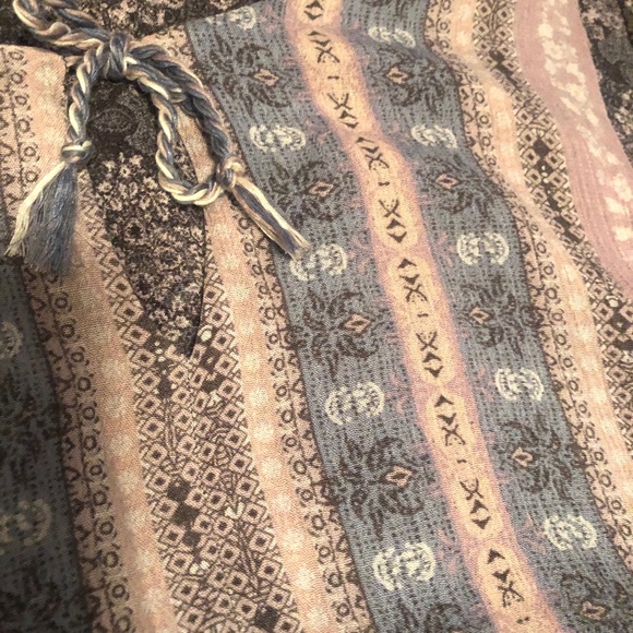 Women’s dress - Picture 2 of 4